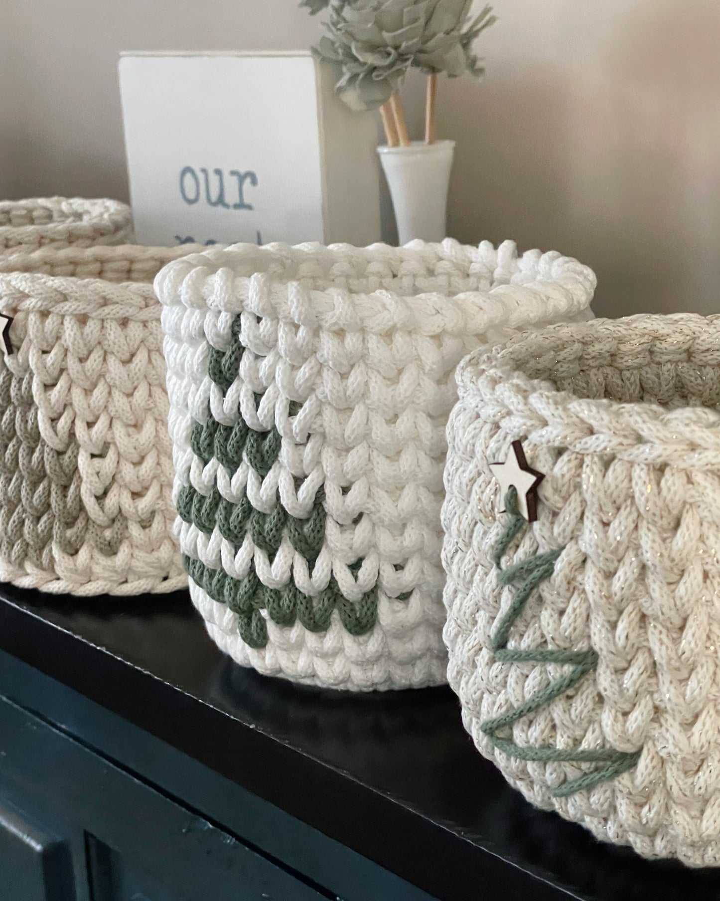 Crochet Holiday Basket Pattern | Tree Design